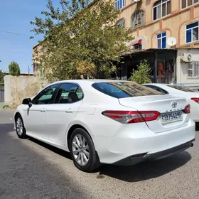 Toyota Camry 2018