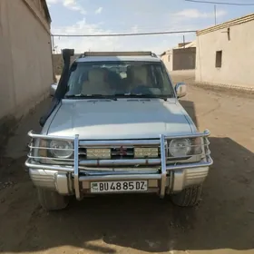 Mitsubishi Pajero 1995