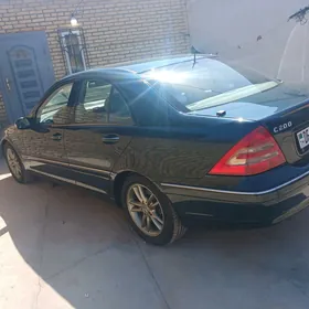 Mercedes-Benz C250 2004