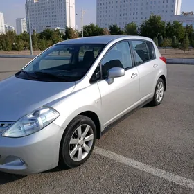 Nissan Tiida 2008