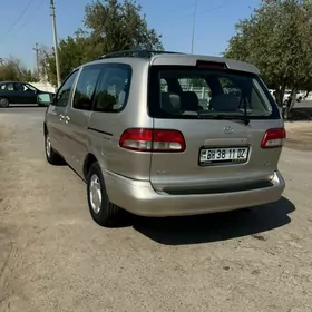 Toyota Sienna 2002