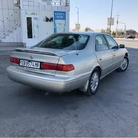 Toyota Camry 2000