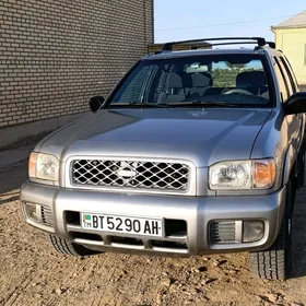 Nissan Pathfinder 2000