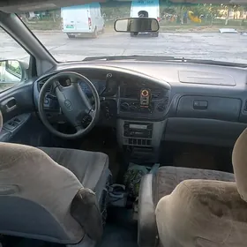 Toyota Sienna 2003