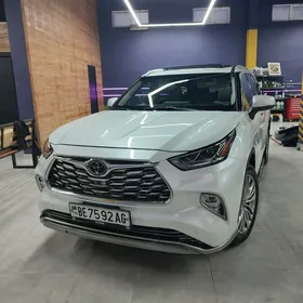 Toyota Highlander 2022