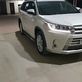 Toyota Highlander 2019