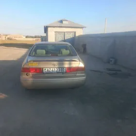 Toyota Camry 2000