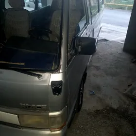 Toyota Hiace 1990