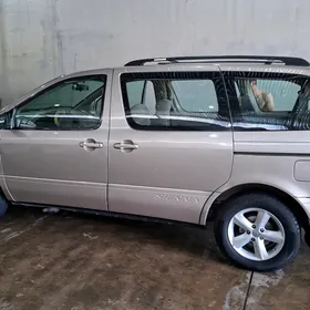 Toyota Sienna 2002