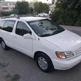 Toyota Sienna 2000