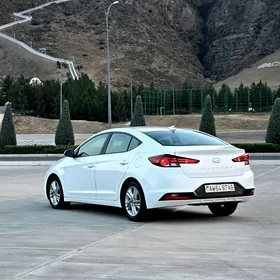 Hyundai Elantra 2020