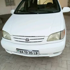 Toyota Sienna 2002