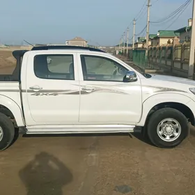 Toyota Hilux 2011