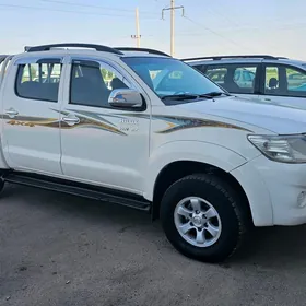 Toyota Hilux 2013