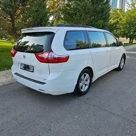 Toyota Sienna 2017