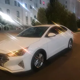 Hyundai Elantra 2020