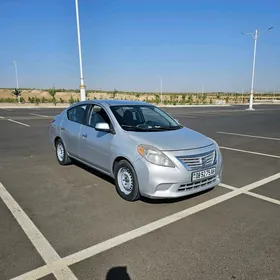 Nissan Versa 2011