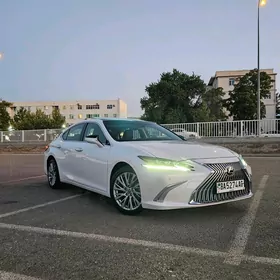 Lexus ES 350 2020