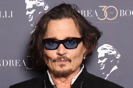 Jonni Depp durmuşda gazananlary üçin Rim kinofestiwalynda baýrak alar