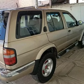 Nissan Pathfinder 1999