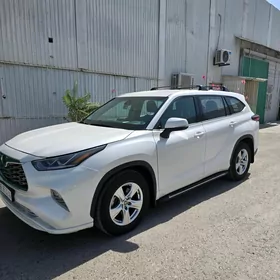 Toyota Highlander 2021