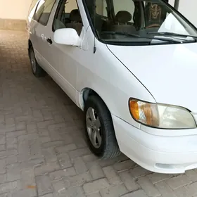 Toyota Sienna 2002