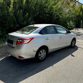 Toyota Yaris 2013