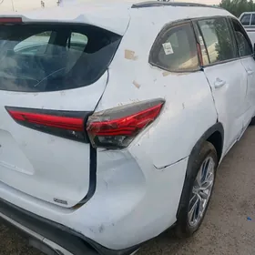 Toyota Highlander 2023