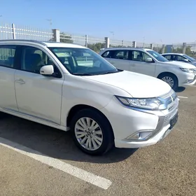 Mitsubishi Outlander 2022