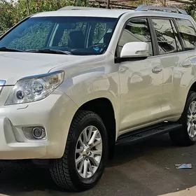 Toyota Land Cruiser Prado 2013