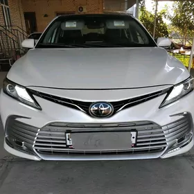 Toyota Camry 2022