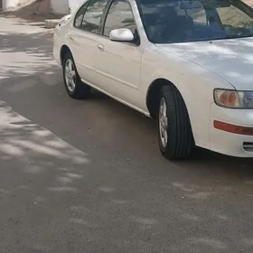 Nissan Maxima 1999