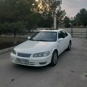 Toyota Camry 2001