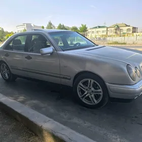 Mercedes-Benz E320 1998