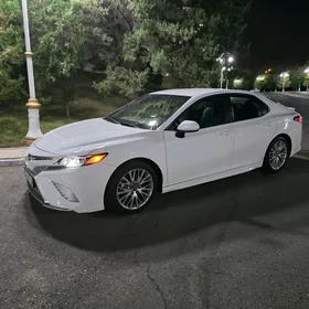 Toyota Camry 2018