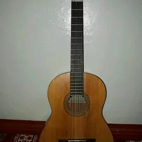 GITARA YAMAHA C40M