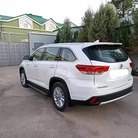 Toyota Highlander 2018