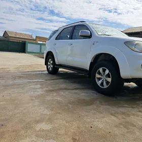 Toyota Fortuner 2006