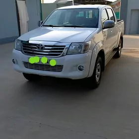 Toyota Hilux 2014