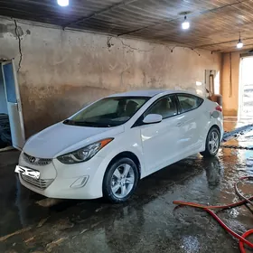 Hyundai Elantra 2013