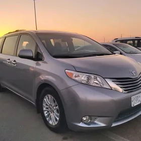 Toyota Sienna 2016