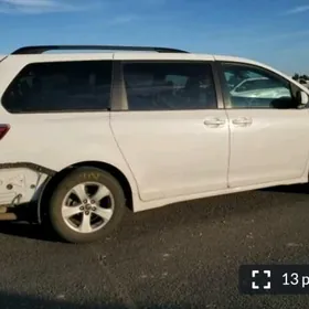 Toyota Sienna 2019