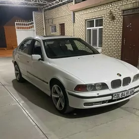 BMW E39 2000