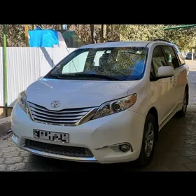 Toyota Sienna 2011