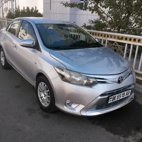 Toyota Yaris 2014