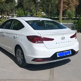 Hyundai Elantra 2019