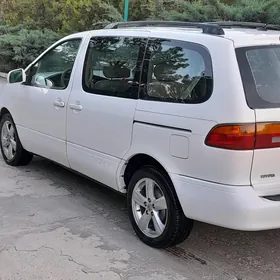 Toyota Sienna 1999