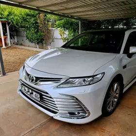 Toyota Camry 2022