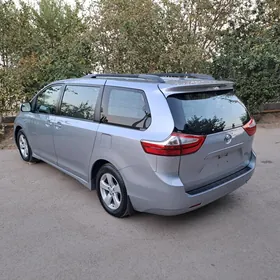 Toyota Sienna 2015