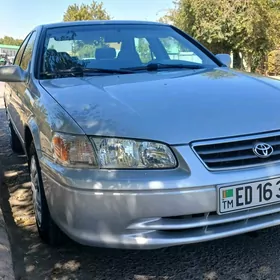 Toyota Camry 2001